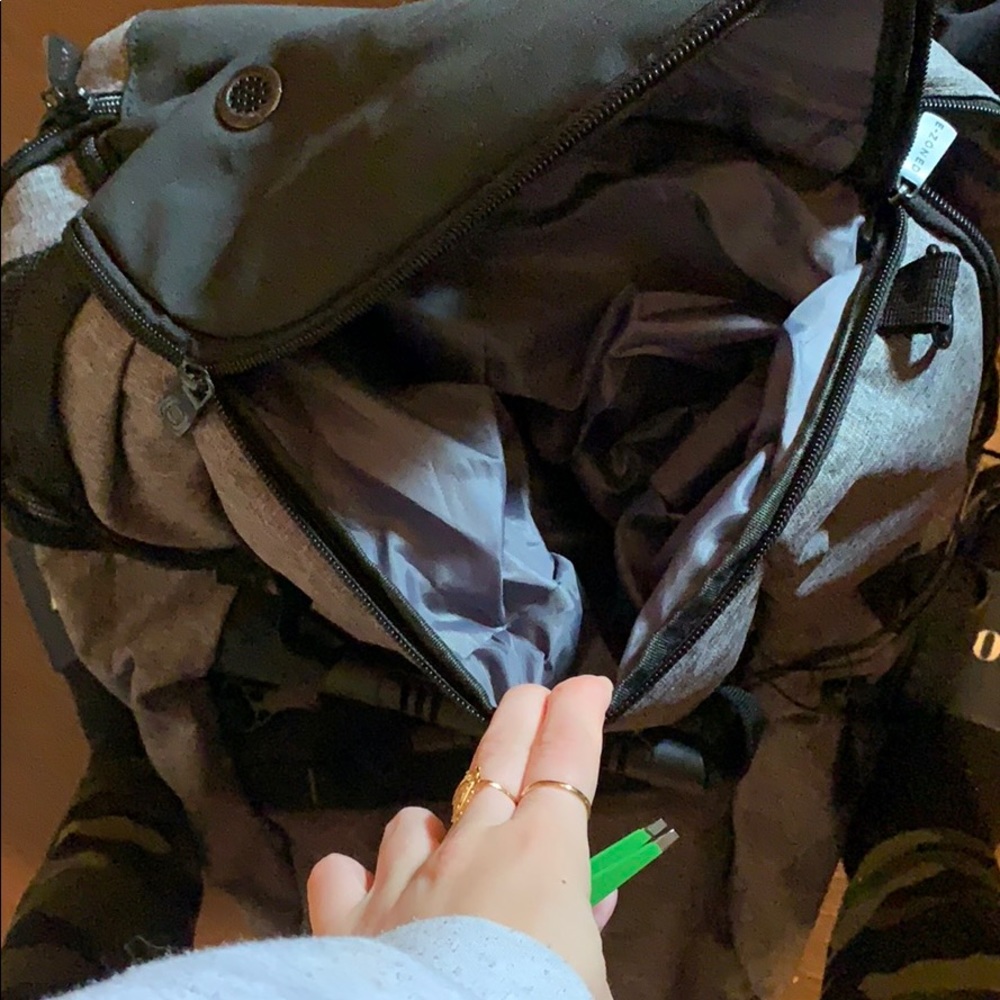 Travel/work charging backpack - Picture 3 of 3